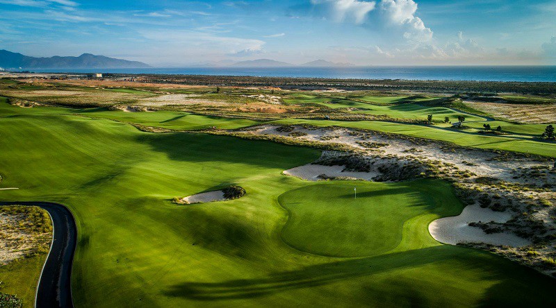 Sân golf KN Golf Links Cam Ranh gần MHDI