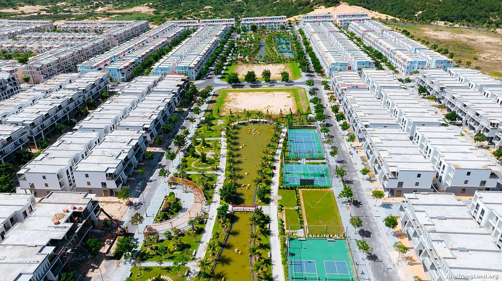 Nikko Park flycam công viên sân tennis hồ nước