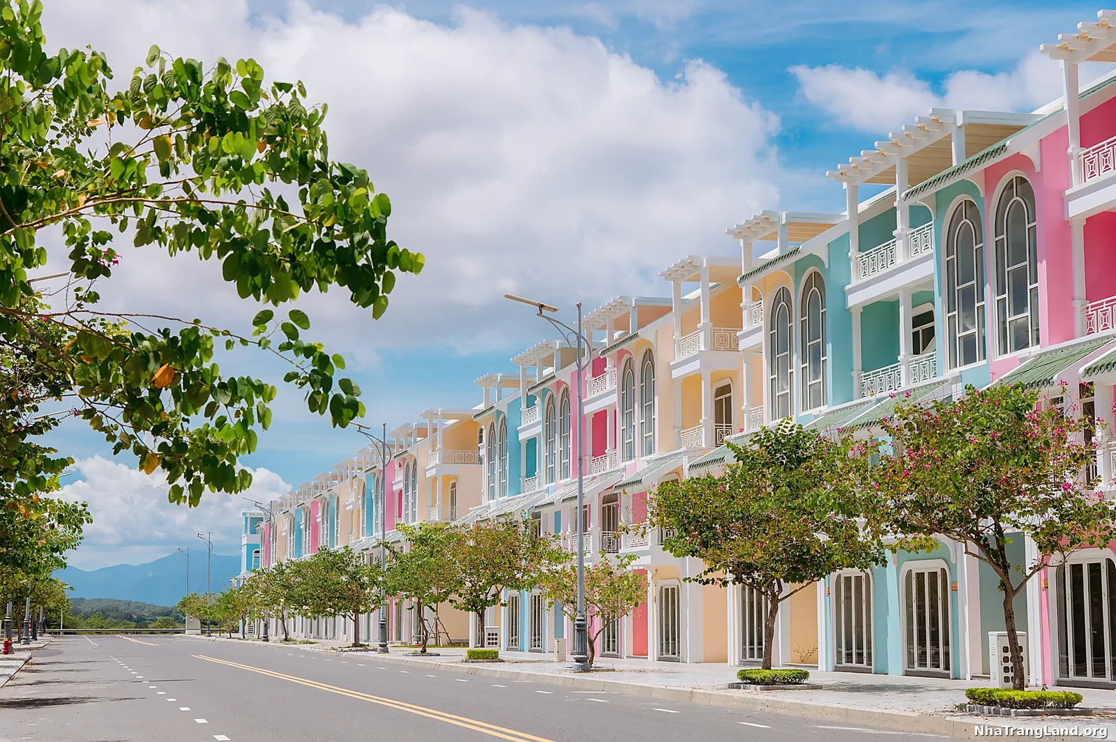 Shophouse đa sắc màu Sun Park Para Sol Cam Ranh