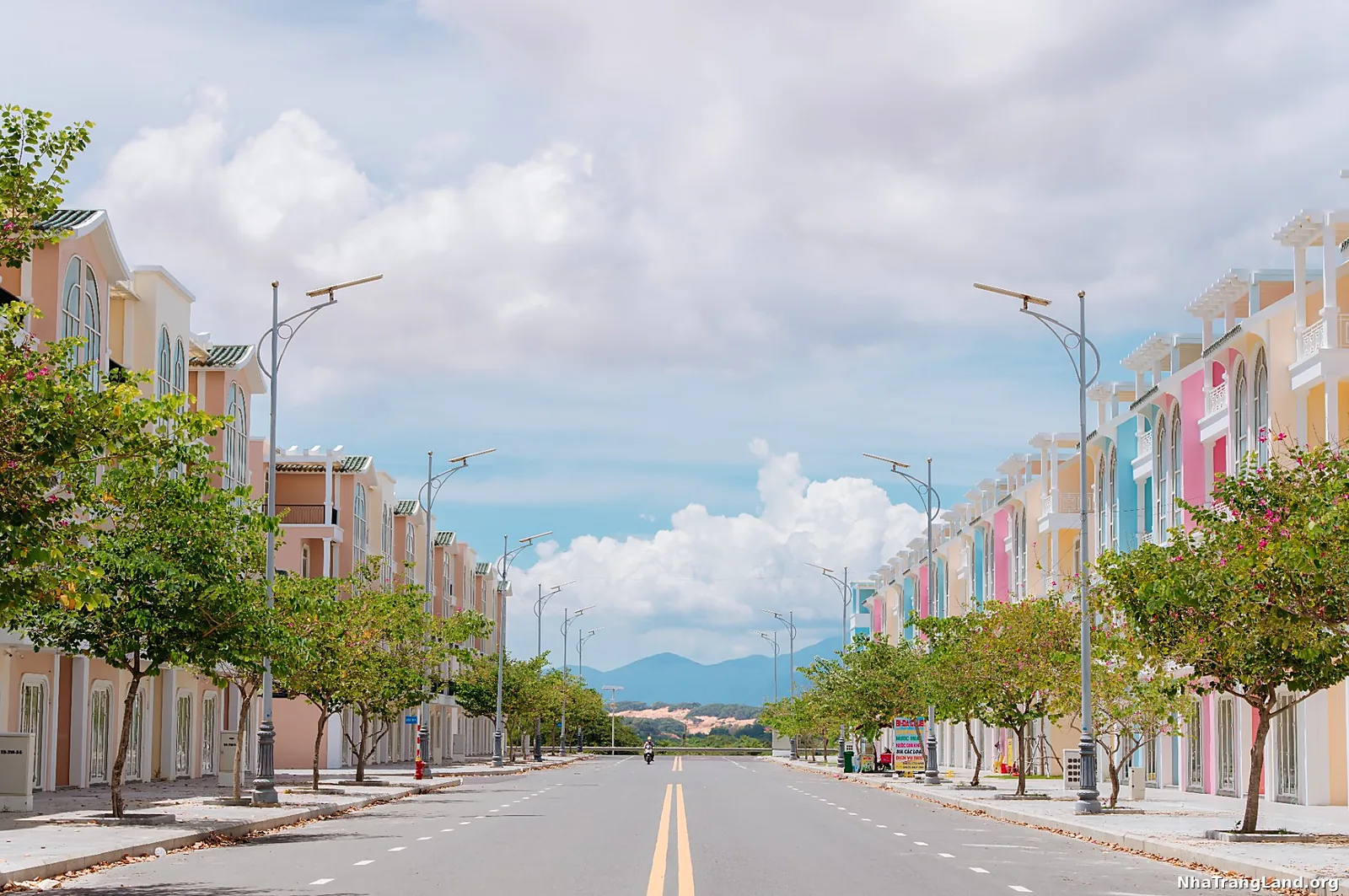 Đường Silk Path 24m Sun Park